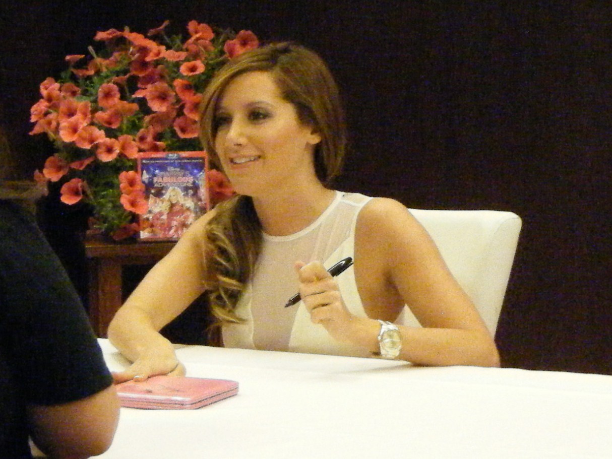 Ashley Tisdale Sharpay DVD Siging in LA Ashley Tisdale Sharpay DVD Signing in LA