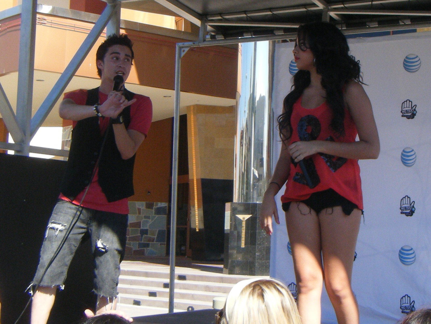 Jasmine V - Temecula Mall Concert Candids