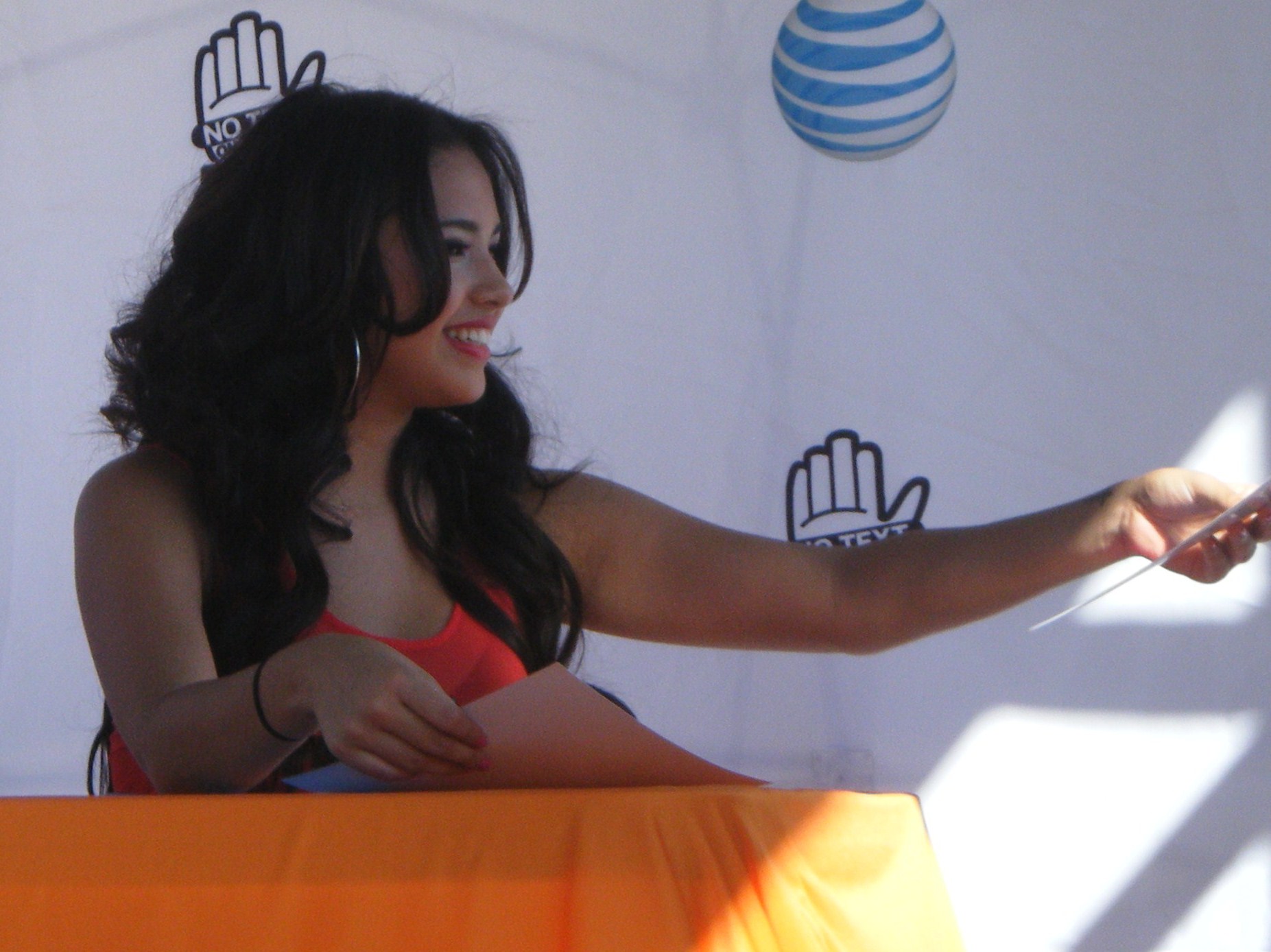Jasmine V - Temecula Mall Concert Candids