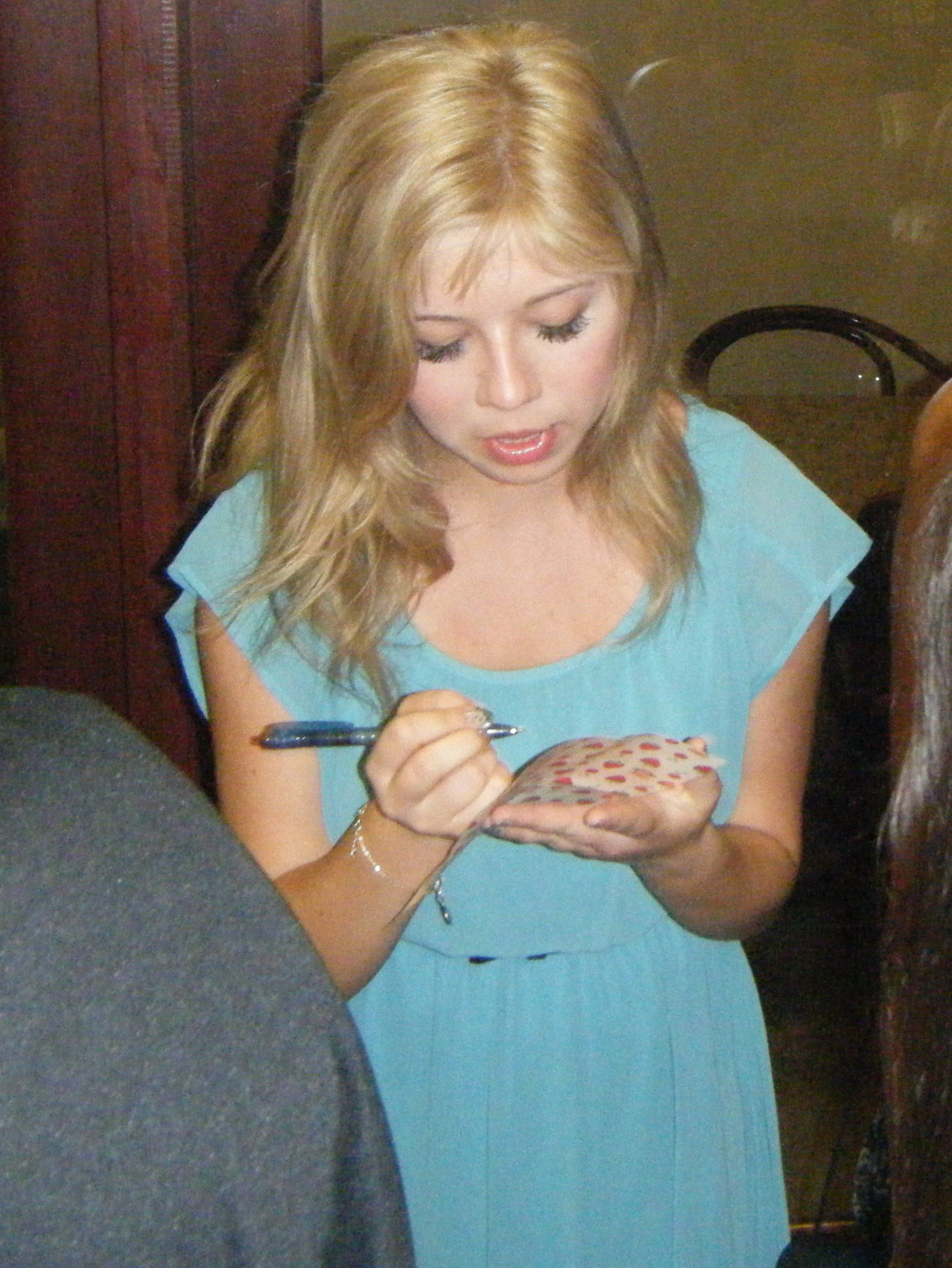 Jennette McCurdy - Cirque Du Soleil Iris Fan Event