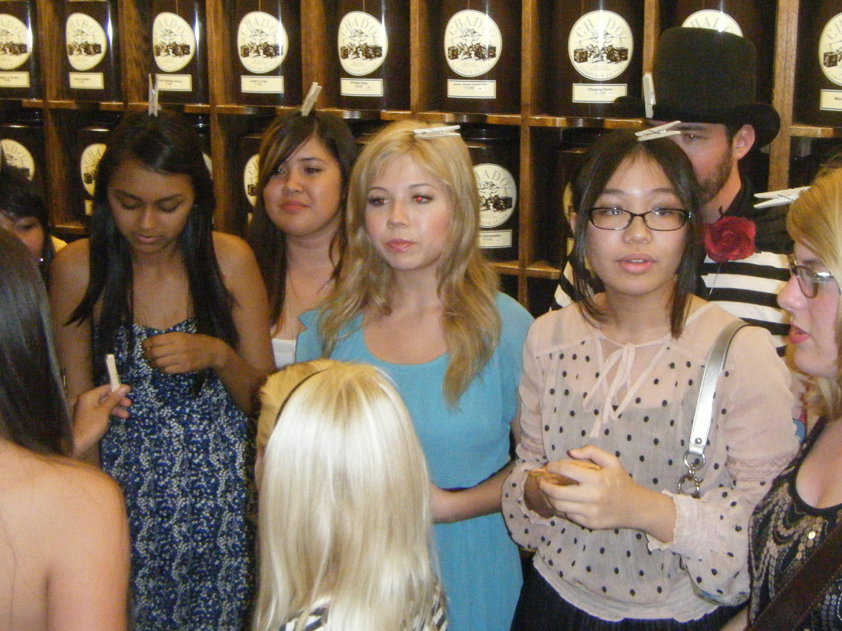Jennette McCurdy - Cirque Du Soleil Iris Fan Event