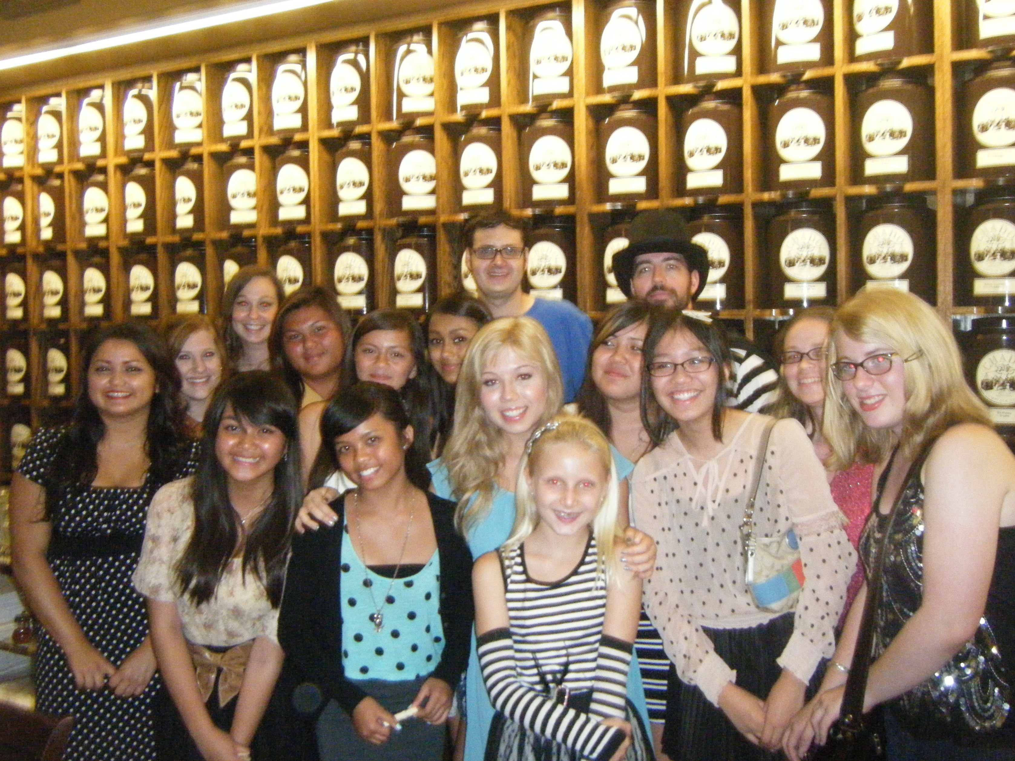 Jennette McCurdy - Cirque Du Soleil Iris Fan Event