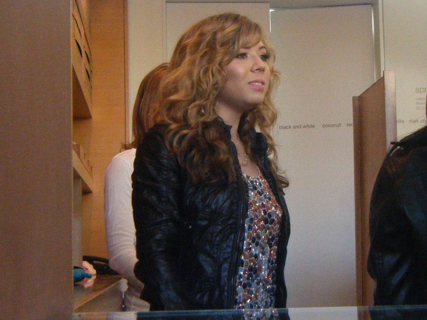 Jennette McCurdy  - Meet and Greet at Sprinkles in LA