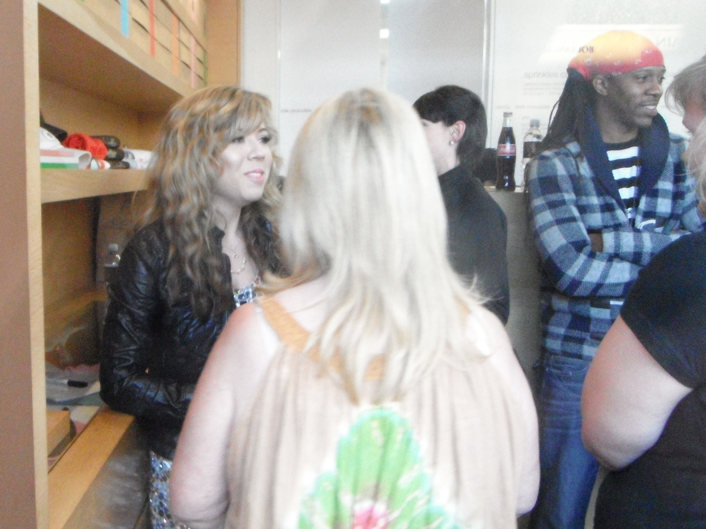 Jennette McCurdy  - Meet and Greet at Sprinkles in LA