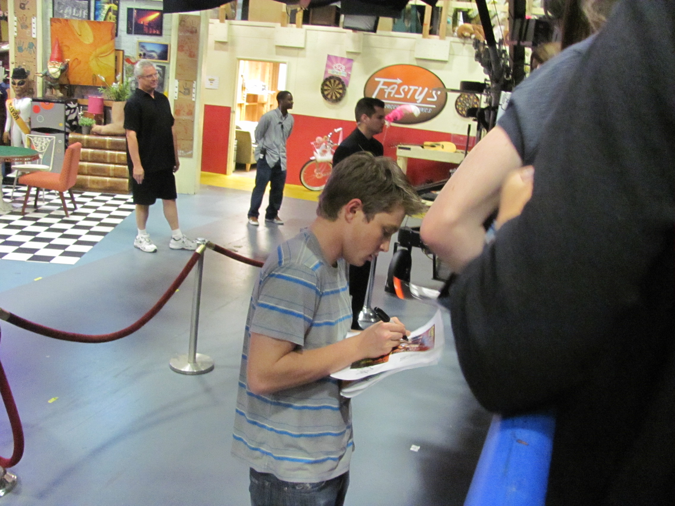 Sonny with a chance Set Photos