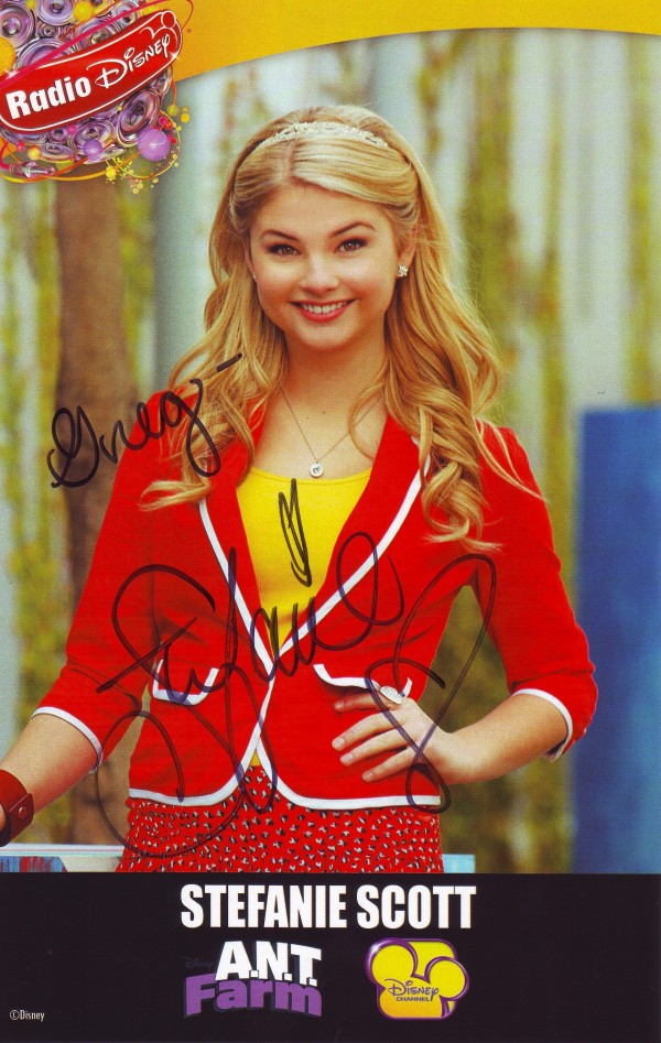 Stefanie Scott - Radio Disney Event 2013