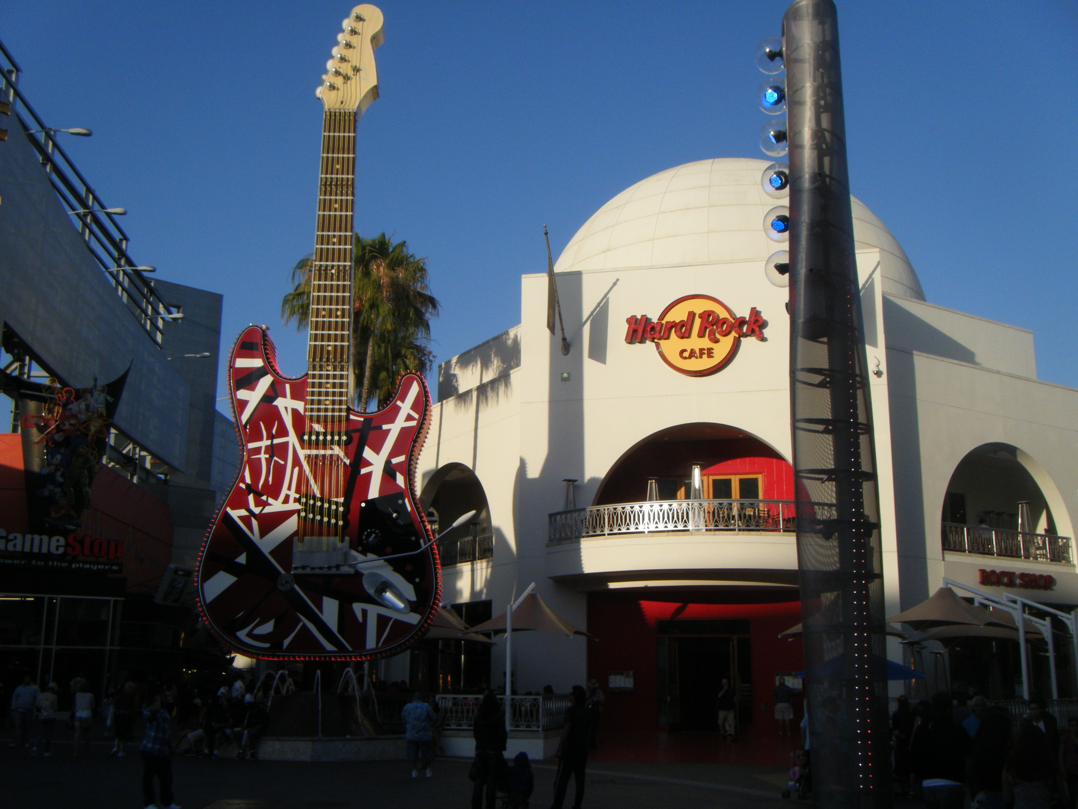 Victoria Justice CD Signing at Citywalk LA