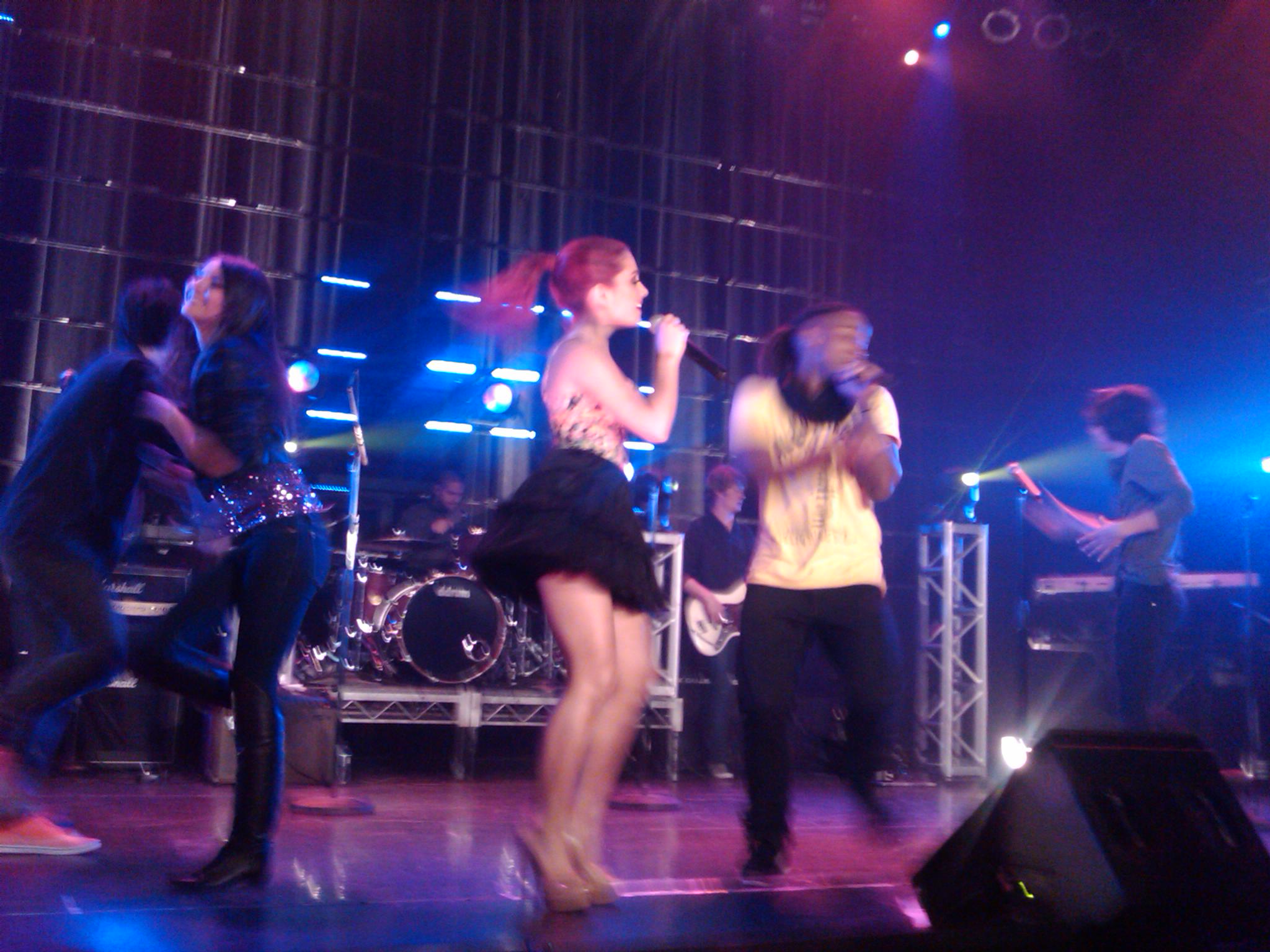 Victorious Wal-Mart Soundcheck Concert in LA